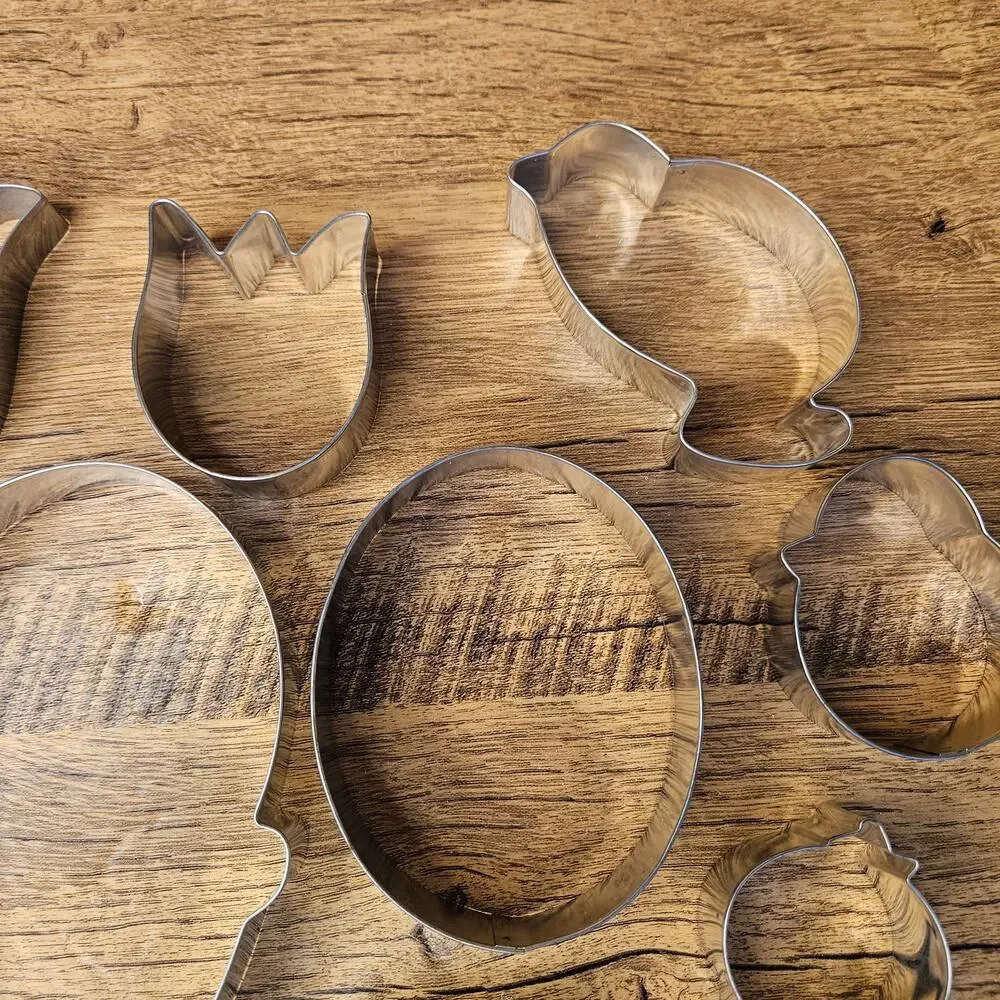 Family Circle Taste of Spring Cookie Cutter Duck Egg Wheelbarrow basket bunny